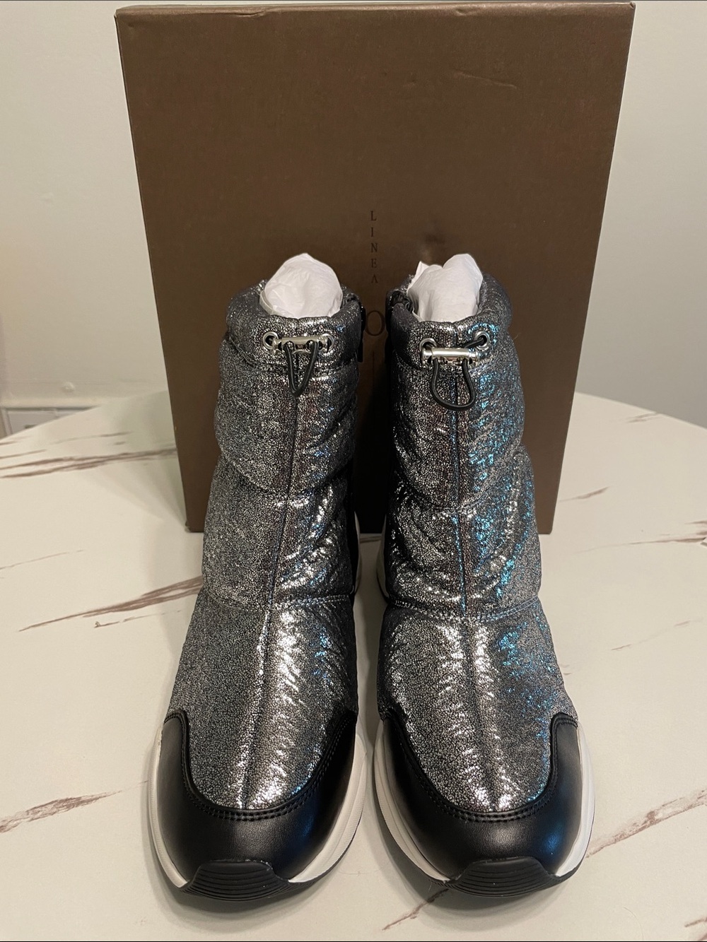 PAOLO Gilli Silver Quilted Sparkle Ankle Boots Great for Fall and Winter. Sz 8M